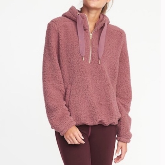 Old Navy Tops - Old Navy Active XL